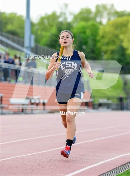Thumbnail 2 in 50th Annual Loucks Games (Women's Distance Medley Open) photogallery.