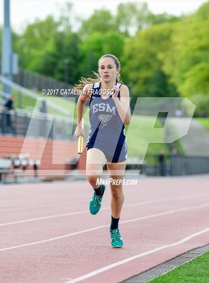 Thumbnail 3 in 50th Annual Loucks Games (Women's Distance Medley Open) photogallery.