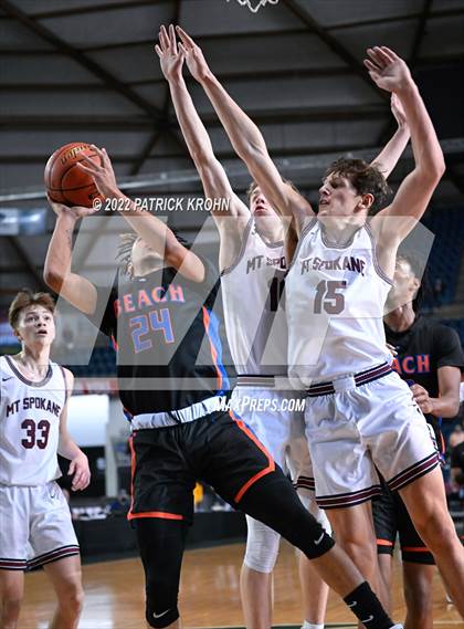 Thumbnail 1 in Rainier Beach vs. Mt. Spokane (WIAA 3A Round 3 State Playoff) photogallery.