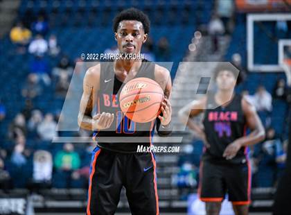 Thumbnail 1 in Rainier Beach vs. Mt. Spokane (WIAA 3A Round 3 State Playoff) photogallery.