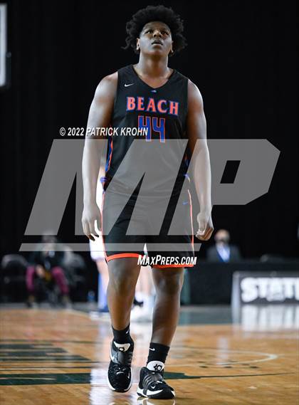 Thumbnail 1 in Rainier Beach vs. Mt. Spokane (WIAA 3A Round 3 State Playoff) photogallery.
