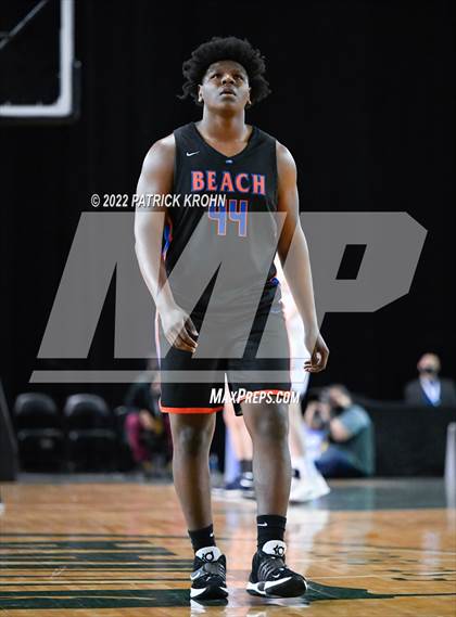 Thumbnail 3 in Rainier Beach vs. Mt. Spokane (WIAA 3A Round 3 State Playoff) photogallery.