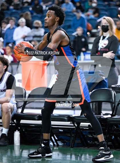 Thumbnail 3 in Rainier Beach vs. Mt. Spokane (WIAA 3A Round 3 State Playoff) photogallery.