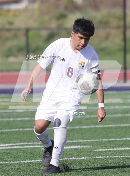 Thumbnail 2 in Calexico vs. Point Loma (CIF SDS Division 1 Final) photogallery.