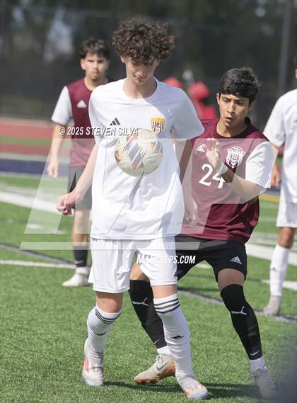Thumbnail 2 in Calexico vs. Point Loma (CIF SDS Division 1 Final) photogallery.