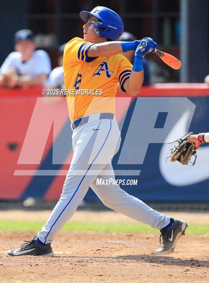 Thumbnail 1 in Bishop Amat vs La Salle photogallery.