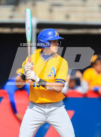 Thumbnail 1 in Bishop Amat vs La Salle photogallery.