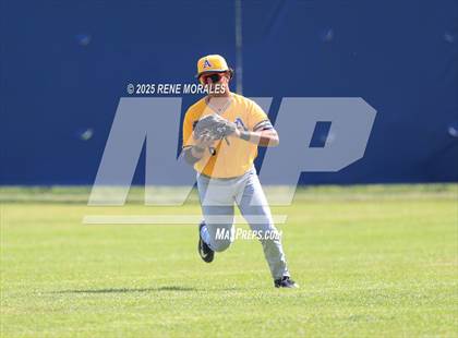 Thumbnail 2 in Bishop Amat vs La Salle photogallery.