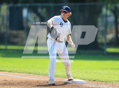 Thumbnail 3 in Bishop Amat vs La Salle photogallery.