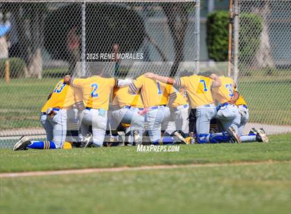Thumbnail 1 in Bishop Amat vs La Salle photogallery.