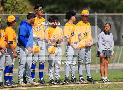 Thumbnail 3 in Bishop Amat vs La Salle photogallery.