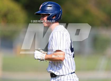 Thumbnail 1 in Bishop Amat vs La Salle photogallery.