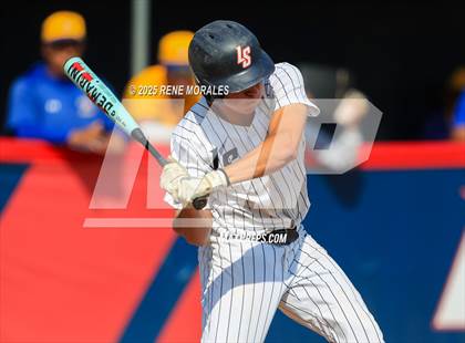 Thumbnail 2 in Bishop Amat vs La Salle photogallery.