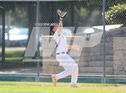 Thumbnail 2 in Bishop Amat vs La Salle photogallery.