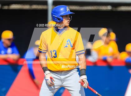 Thumbnail 3 in Bishop Amat vs La Salle photogallery.