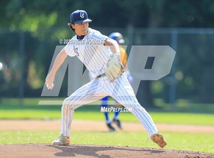 Thumbnail 2 in Bishop Amat vs La Salle photogallery.