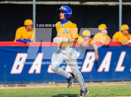 Thumbnail 1 in Bishop Amat vs La Salle photogallery.