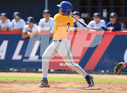 Thumbnail 3 in Bishop Amat vs La Salle photogallery.