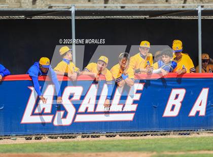 Thumbnail 2 in Bishop Amat vs La Salle photogallery.
