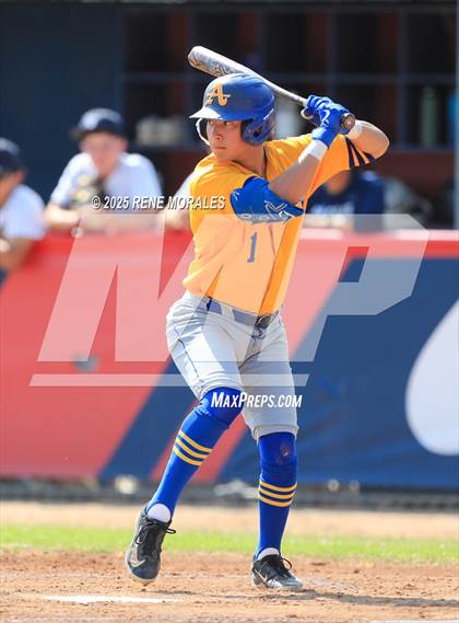 Thumbnail 2 in Bishop Amat vs La Salle photogallery.