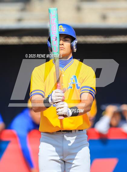 Thumbnail 2 in Bishop Amat vs La Salle photogallery.