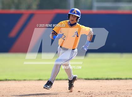 Thumbnail 2 in Bishop Amat vs La Salle photogallery.