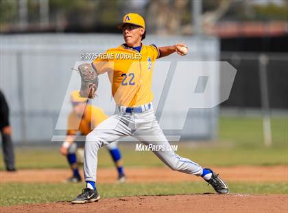 Thumbnail 3 in Bishop Amat vs La Salle photogallery.