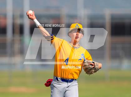 Thumbnail 3 in Bishop Amat vs La Salle photogallery.