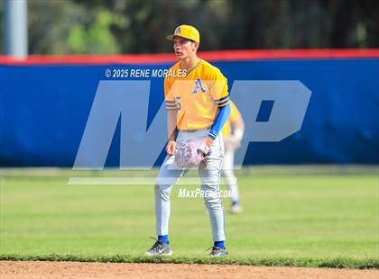 Thumbnail 2 in Bishop Amat vs La Salle photogallery.