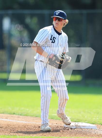 Thumbnail 1 in Bishop Amat vs La Salle photogallery.