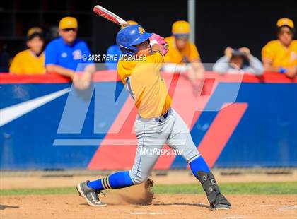 Thumbnail 1 in Bishop Amat vs La Salle photogallery.