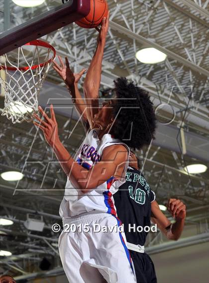 Thumbnail 3 in St. Petersburg @ Folsom (MaxPreps Holiday Classic) photogallery.