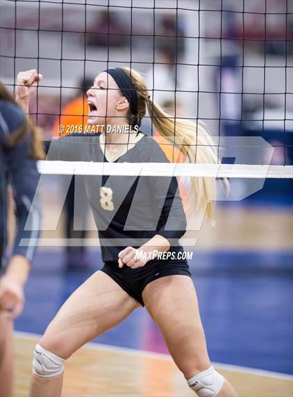 Thumbnail 1 in University vs. Pagosa Springs (CHSAA 3A Playoff) photogallery.