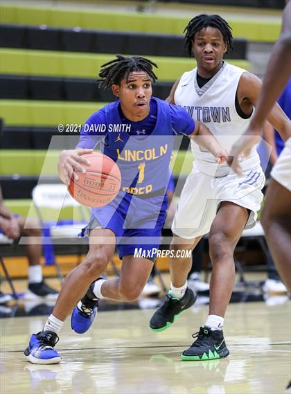 Thumbnail 2 in Lincoln College Prep vs Raytown (Summit Grill Shootout) photogallery.