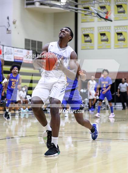 Thumbnail 3 in Lincoln College Prep vs Raytown (Summit Grill Shootout) photogallery.