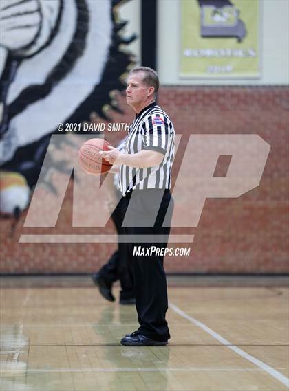 Thumbnail 2 in Lincoln College Prep vs Raytown (Summit Grill Shootout) photogallery.