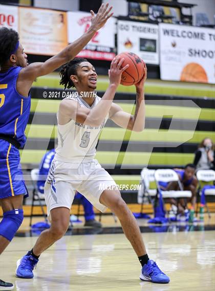 Thumbnail 2 in Lincoln College Prep vs Raytown (Summit Grill Shootout) photogallery.