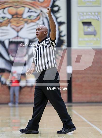 Thumbnail 3 in Lincoln College Prep vs Raytown (Summit Grill Shootout) photogallery.