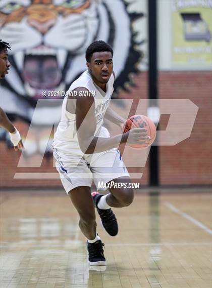 Thumbnail 3 in Lincoln College Prep vs Raytown (Summit Grill Shootout) photogallery.