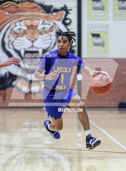 Thumbnail 2 in Lincoln College Prep vs Raytown (Summit Grill Shootout) photogallery.