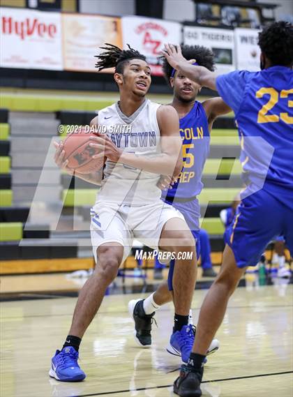 Thumbnail 2 in Lincoln College Prep vs Raytown (Summit Grill Shootout) photogallery.