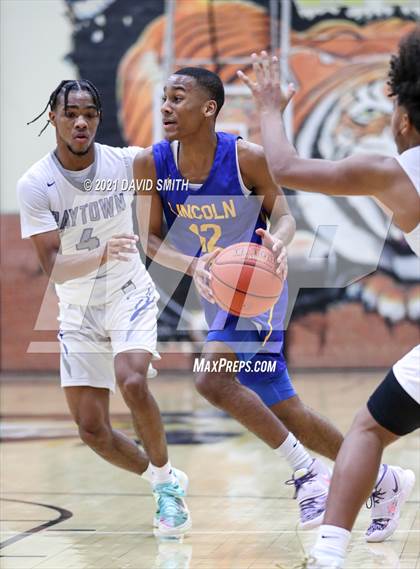 Thumbnail 2 in Lincoln College Prep vs Raytown (Summit Grill Shootout) photogallery.