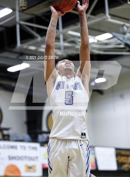 Thumbnail 2 in Lincoln College Prep vs Raytown (Summit Grill Shootout) photogallery.