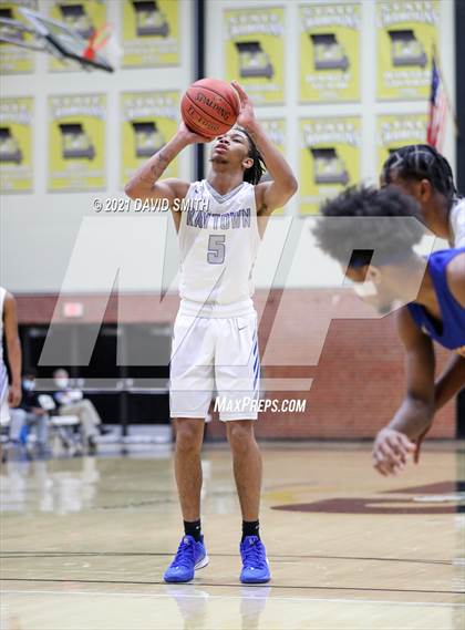 Thumbnail 2 in Lincoln College Prep vs Raytown (Summit Grill Shootout) photogallery.