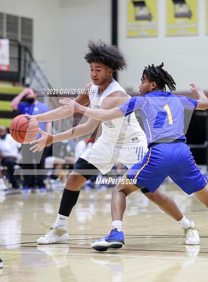 Thumbnail 2 in Lincoln College Prep vs Raytown (Summit Grill Shootout) photogallery.