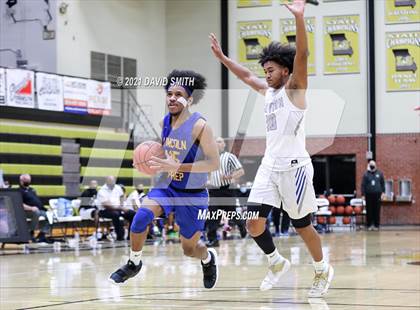 Thumbnail 2 in Lincoln College Prep vs Raytown (Summit Grill Shootout) photogallery.