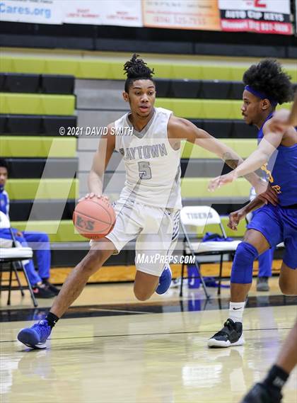 Thumbnail 3 in Lincoln College Prep vs Raytown (Summit Grill Shootout) photogallery.
