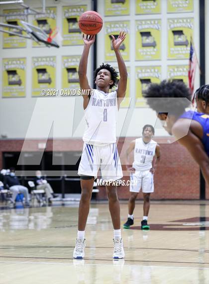 Thumbnail 1 in Lincoln College Prep vs Raytown (Summit Grill Shootout) photogallery.