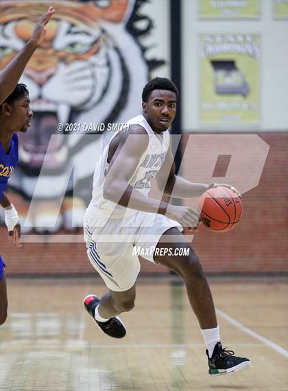 Thumbnail 2 in Lincoln College Prep vs Raytown (Summit Grill Shootout) photogallery.