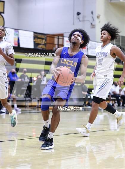 Thumbnail 1 in Lincoln College Prep vs Raytown (Summit Grill Shootout) photogallery.